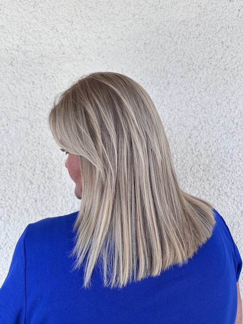 A Perfect Hue Salon