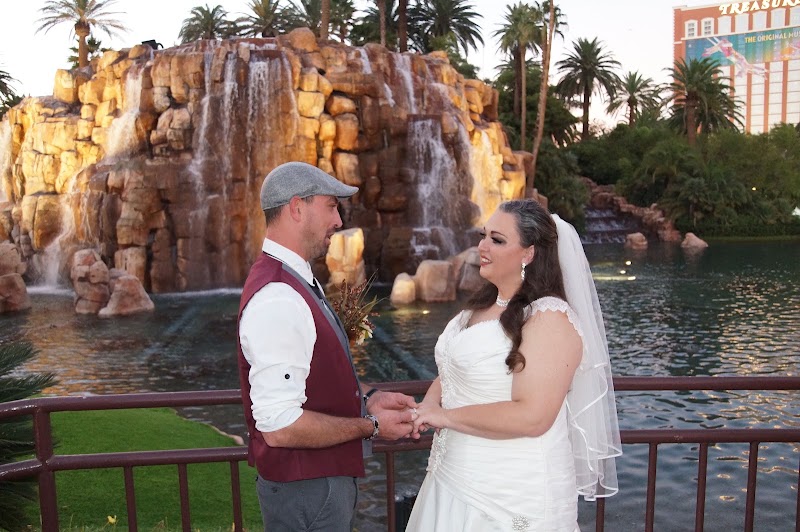 Custom Las Vegas Weddings